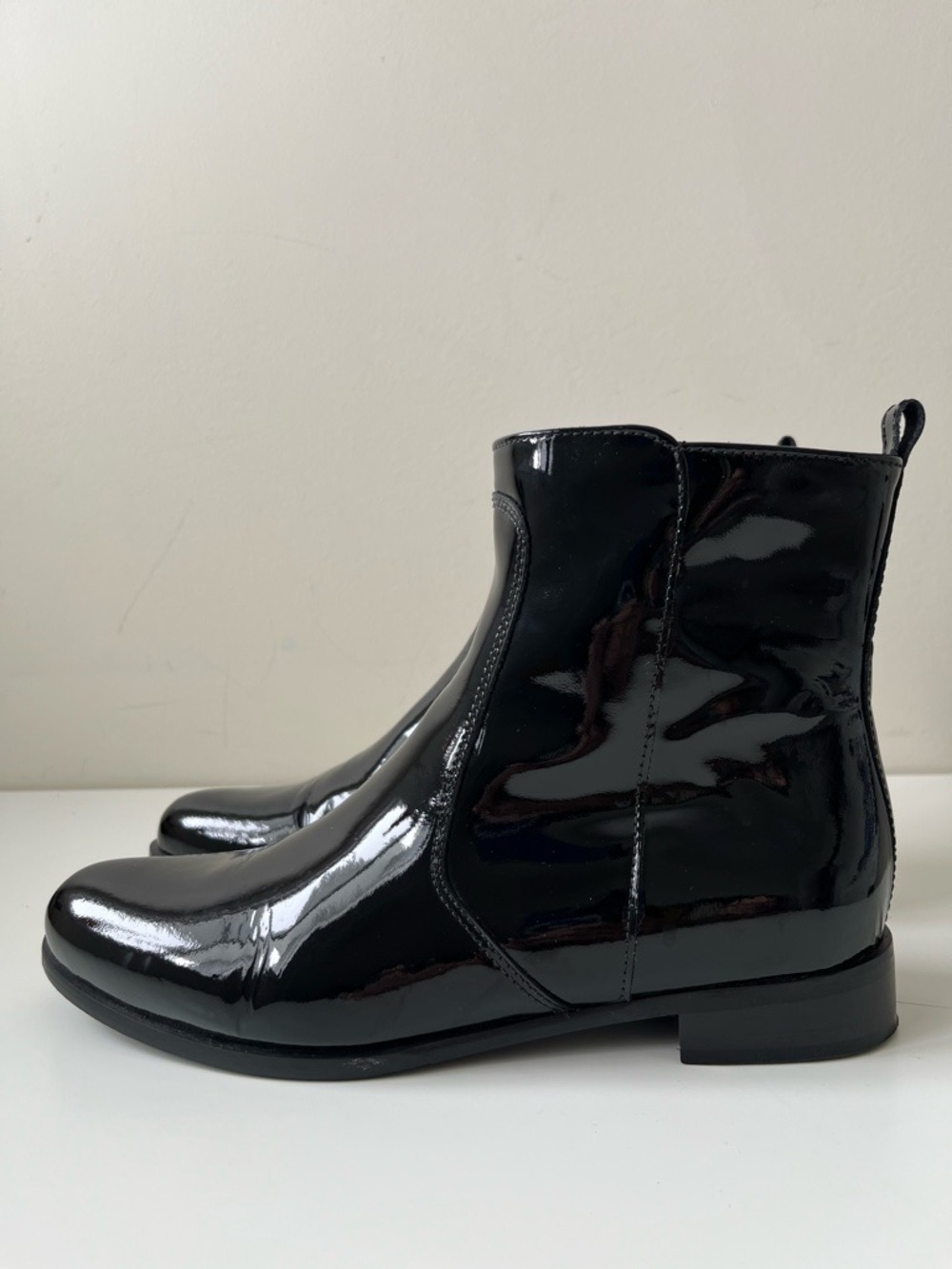 LA CANADIENNE Black Patent Leather Waterproof Boots Size 8.5